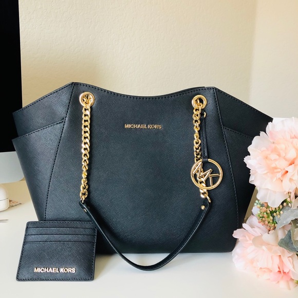 Michael Kors Handbags - 🎉CLOSET SALE🎉Michael kors Jet Set travel Tote